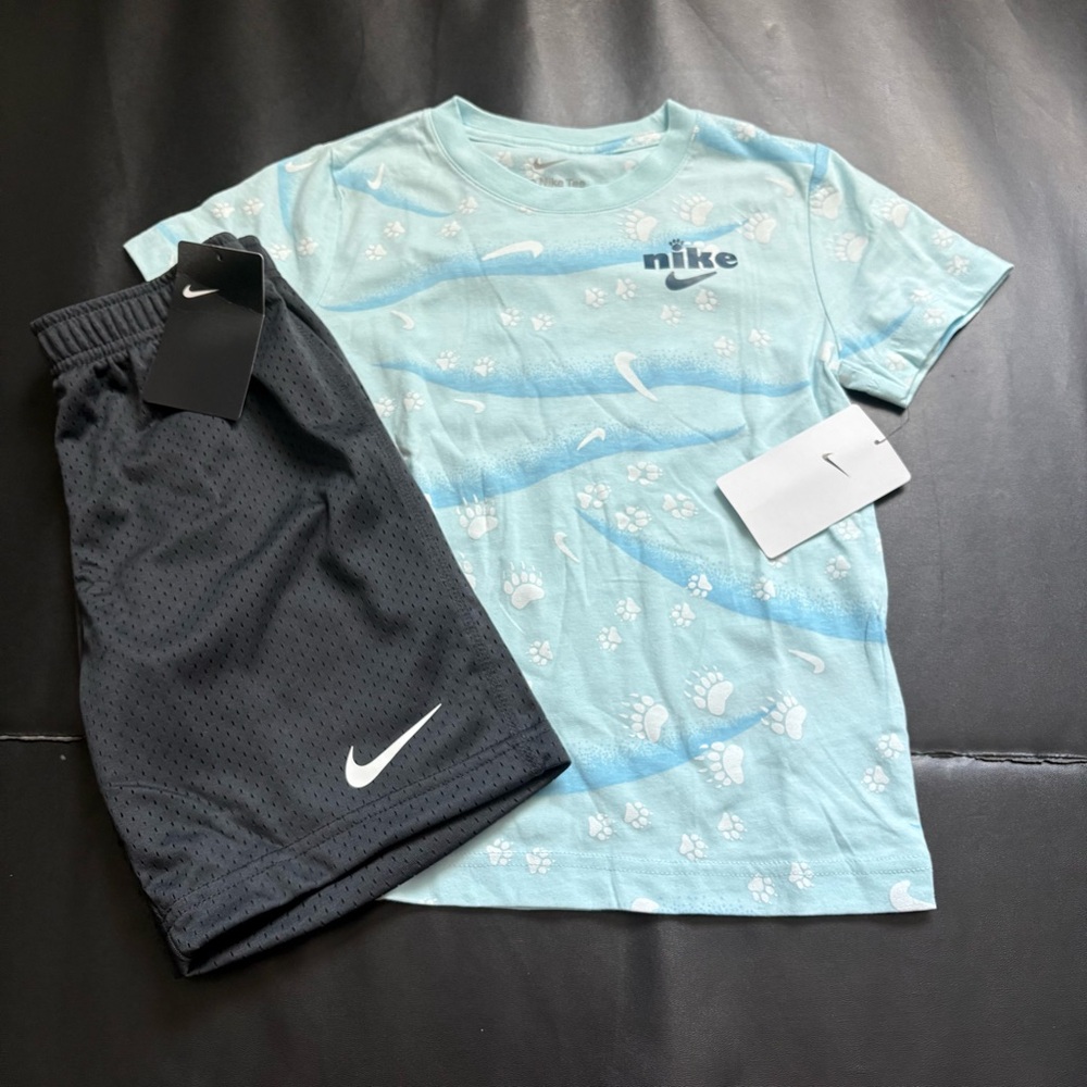 NWT Nike Athletic Set Boys Size 6